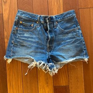 NWOT Levi Jean shorts